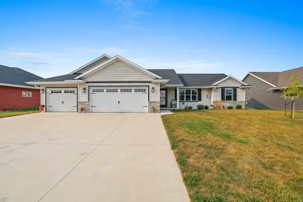 869 Joeanna Way, PULASKI, WI 54162-9206