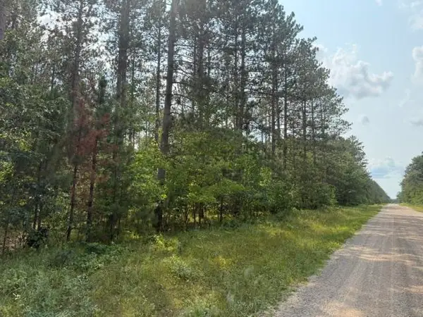W 32nd Road, CRIVITZ, WI 54114