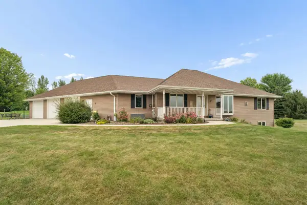 2117 Deer Haven Road, GREENLEAF, WI 54126