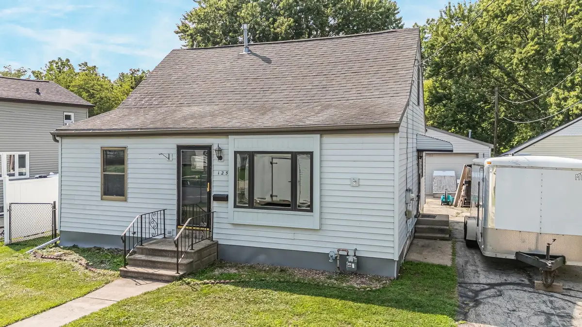 125 Mayer Street, Neenah, WI 54956 - #1