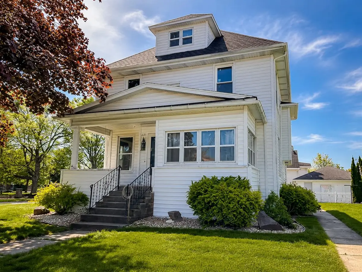 125 S Garden Avenue, Gillett, WI 54124 - #1