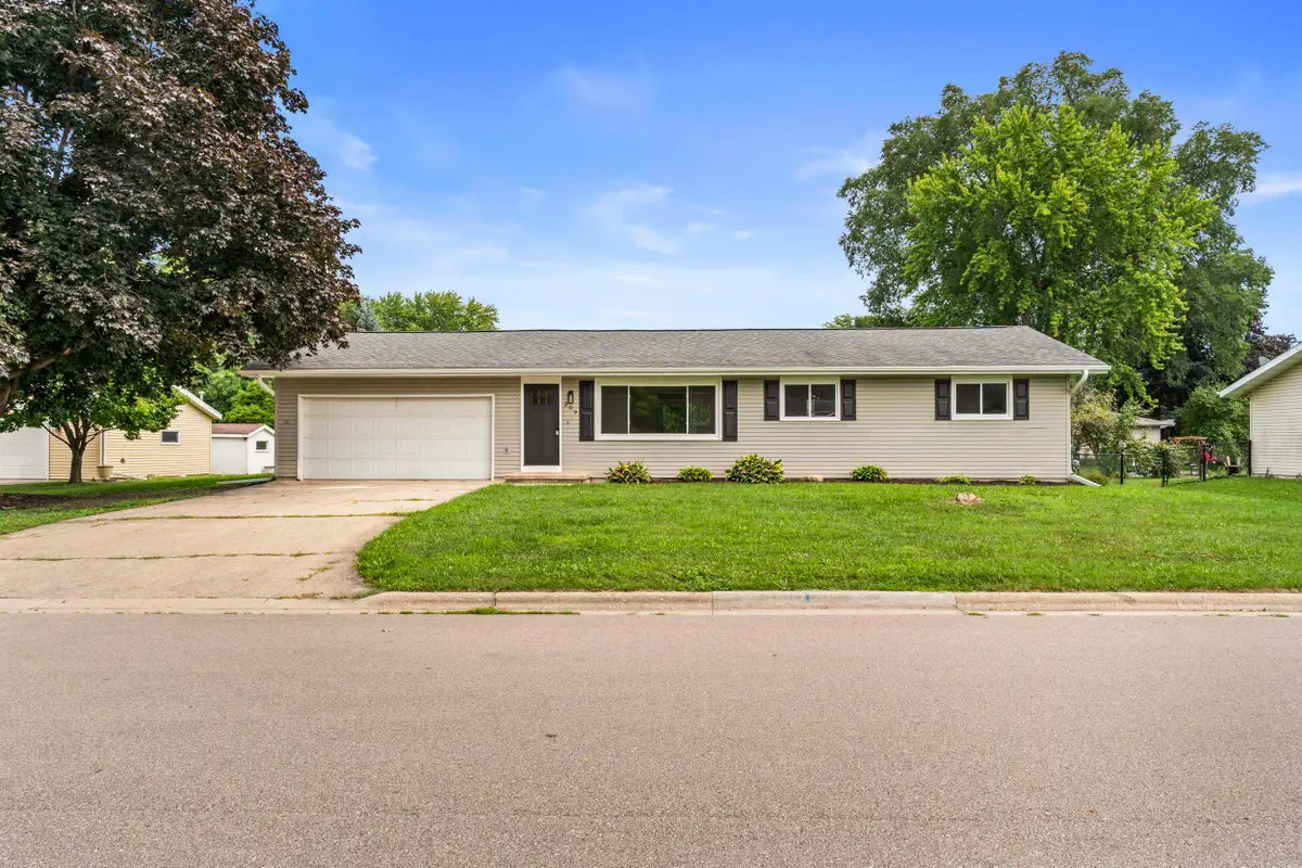 209 N 7th Avenue, Winneconne, WI 54986 - #1