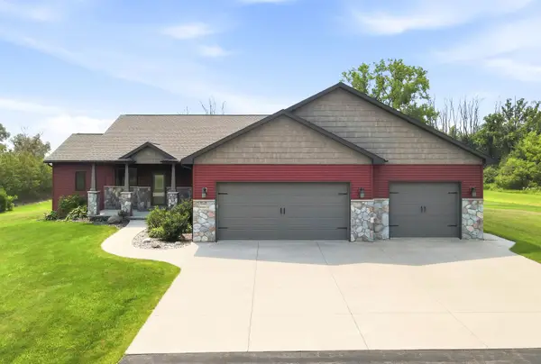W5975 Autumn Hills Parkway, APPLETON, WI 54913