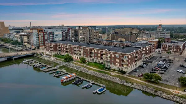 118 S Washington Street #203B, GREEN BAY, WI 54301-4267