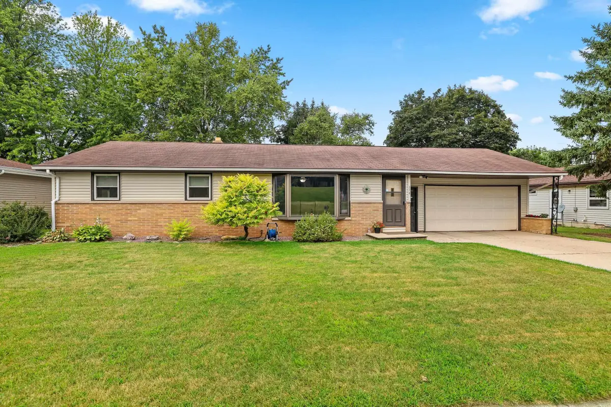 374 Skyline Boulevard, Green Bay, WI 54302-3344 - #1