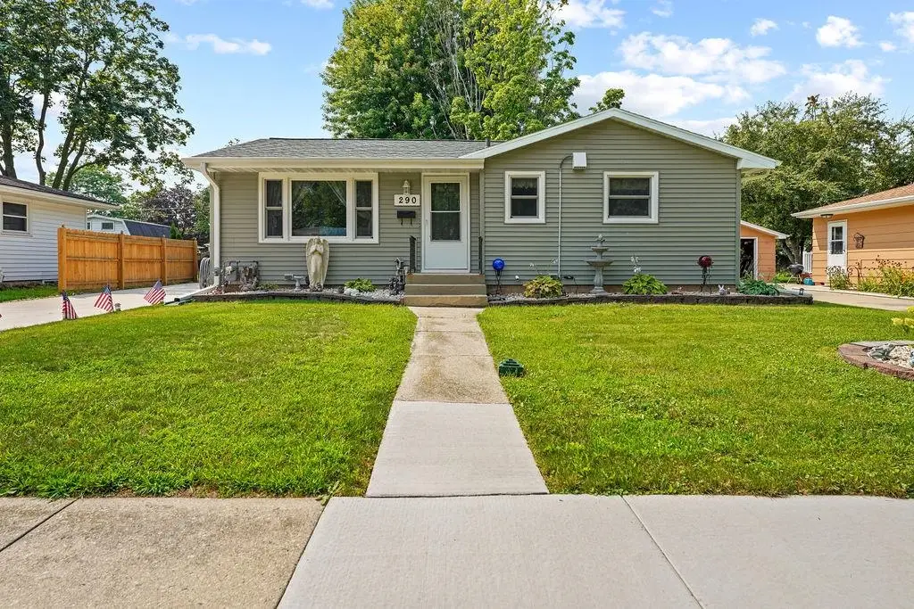 290 Breister Avenue, Fond Du Lac, WI 54935-2804 - #1