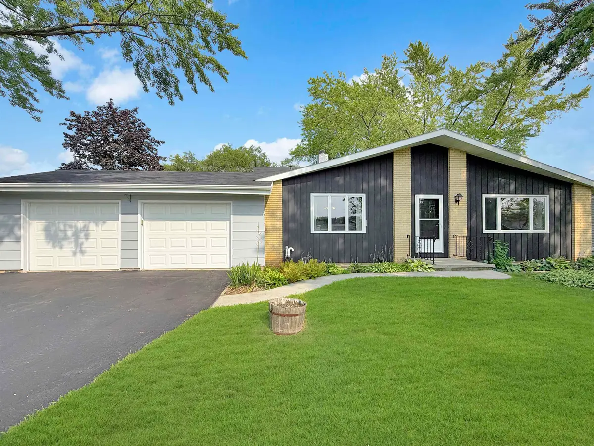 130 Barton Road, Oshkosh, WI 54904 - #1