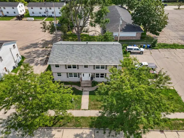 1842 Evans Street, OSHKOSH, WI 54901