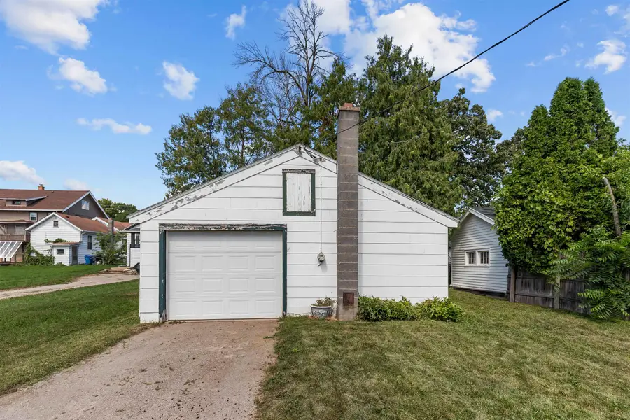 541 Ceape Avenue, Oshkosh, WI 54901 - #2