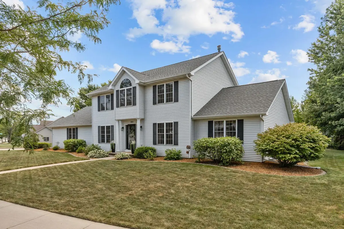 3023 E Greenleaf Drive, Appleton, WI 54913 - #1