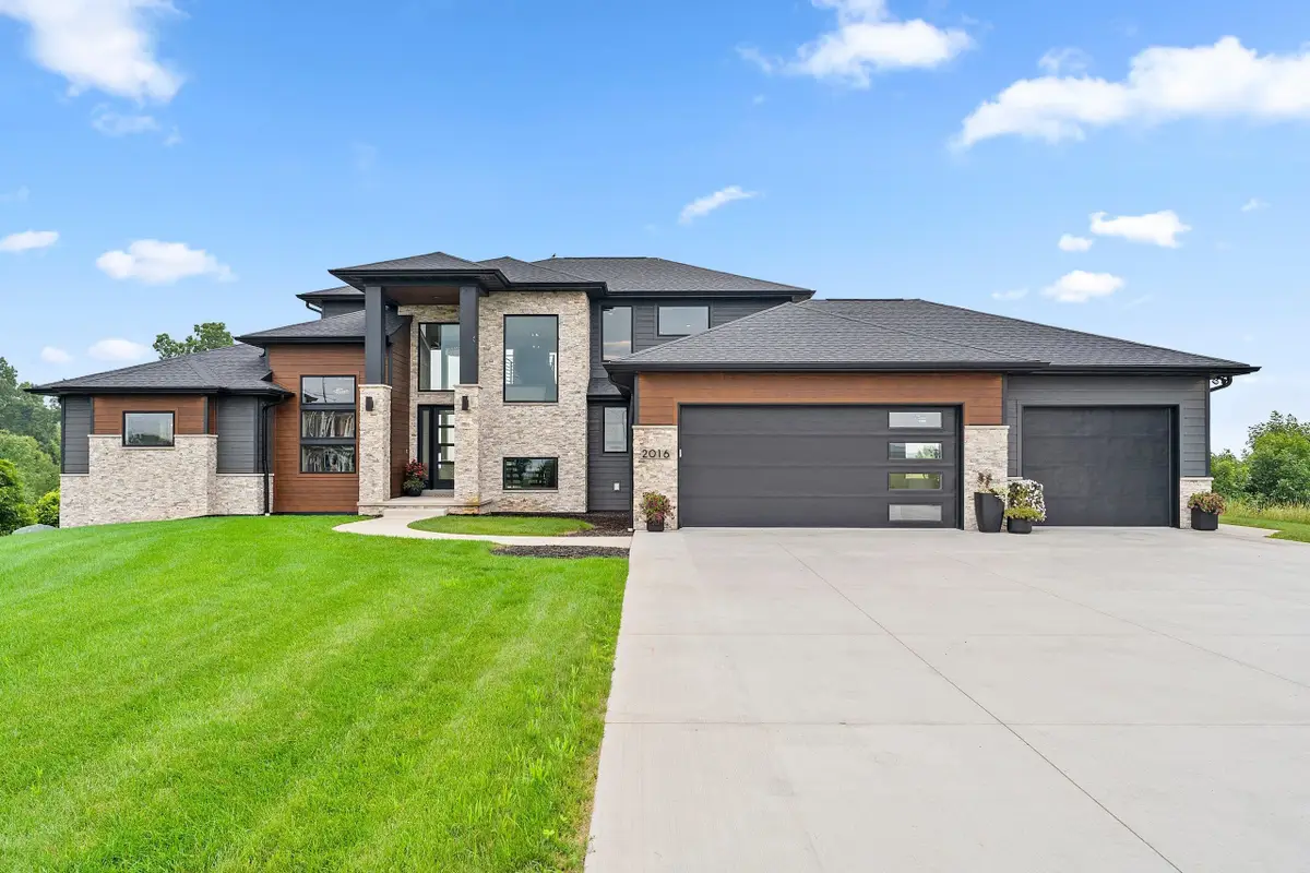 2016 Jen Drive, De Pere, WI 54115 - #1