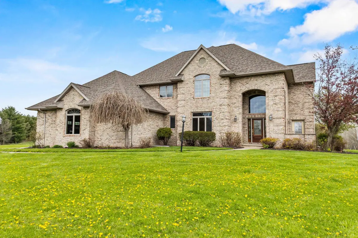W7828 Hillview Road, Hortonville, WI 54944 - #1