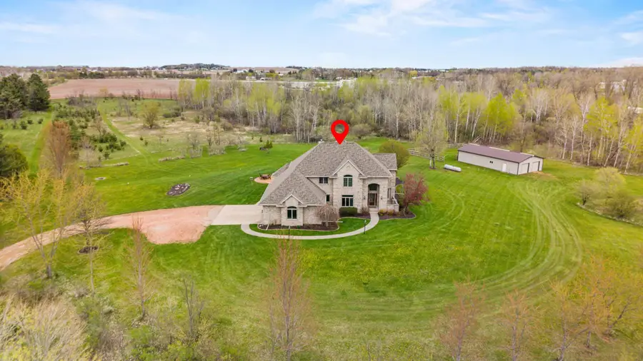 W7828 Hillview Road, Hortonville, WI 54944 - #2