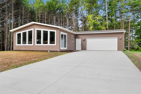 612 Allied Court, OCONTO, WI 54153