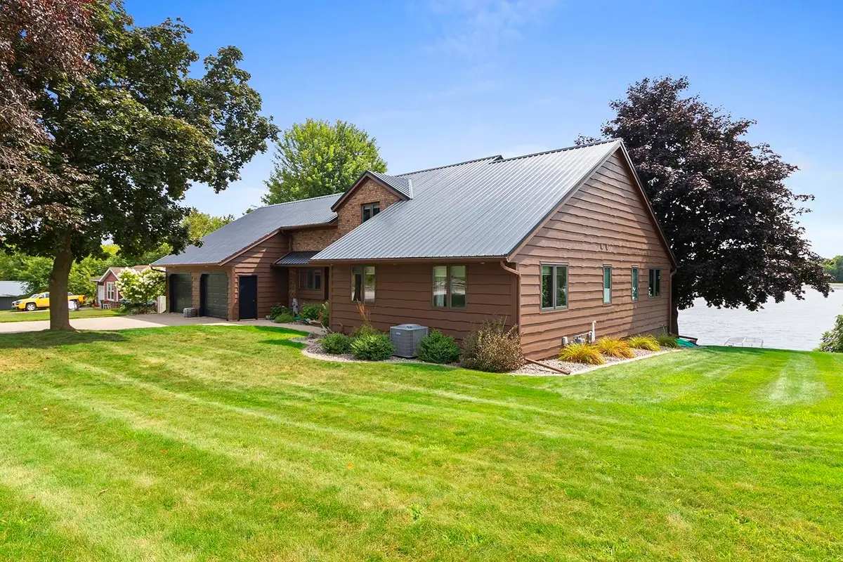 125 W Highland Drive, Oconto Falls, WI 54154 - #1