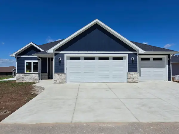 1655 Grace Garden Way, DE PERE, WI 54115