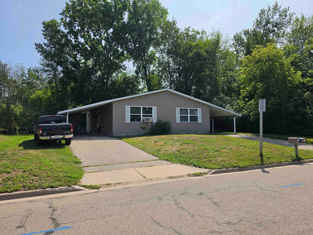 1504 Superior Avenue, Oconto, WI 54153-2007 - #1