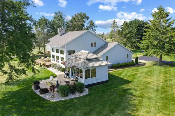 1410 Milwaukee Street, KEWAUNEE, WI 54216