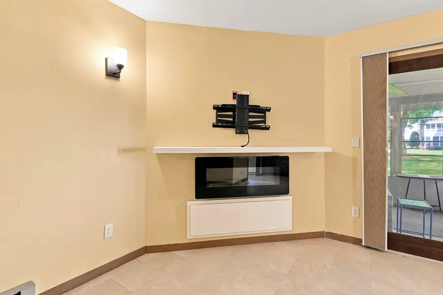 544 W Smith Avenue, Oshkosh, WI 54901 - #3