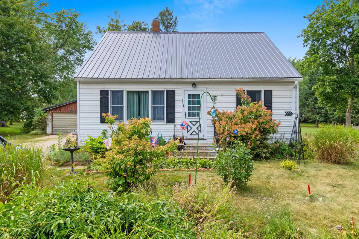 113 N Elm Avenue, Gillett, WI 54124 - #1
