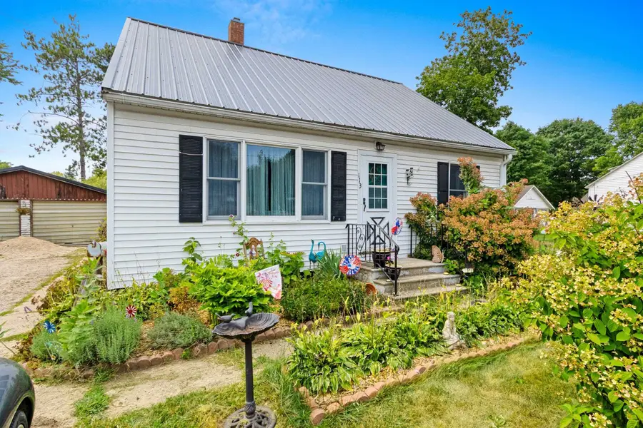 113 N Elm Avenue, Gillett, WI 54124 - #2