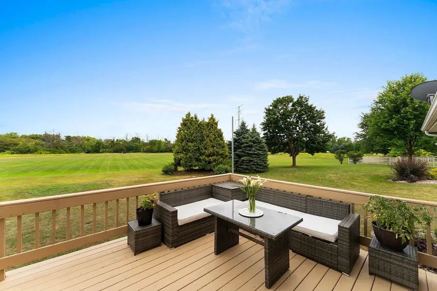 465 Winding Waters Way, De Pere, WI 54115-8394 - #2