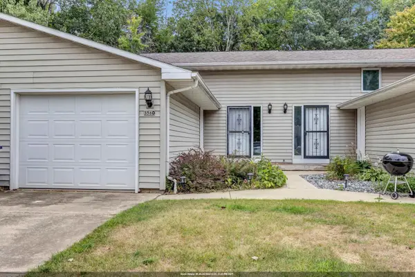 3560 S Timber Trail #3, SUAMICO, WI 54173