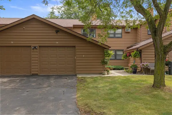 970 Manor Drive #74, NEENAH, WI 54956