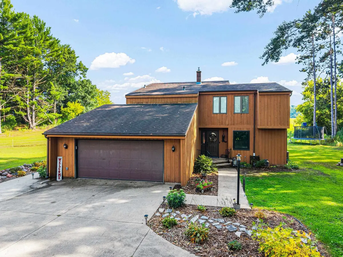 E8643 Pine Valley Lane, Fremont, WI 54940 - #1