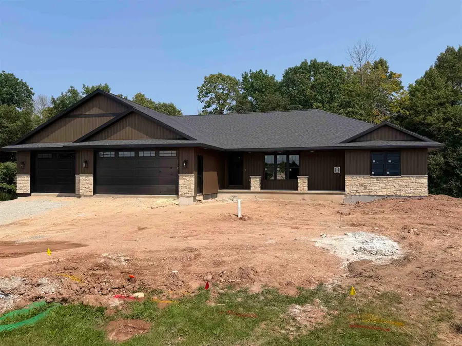 6157 Bay Hill Court, Luxemburg, WI 54217 - #2