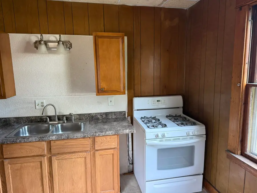 922 Merritt Avenue, Oshkosh, WI 54901 - #2