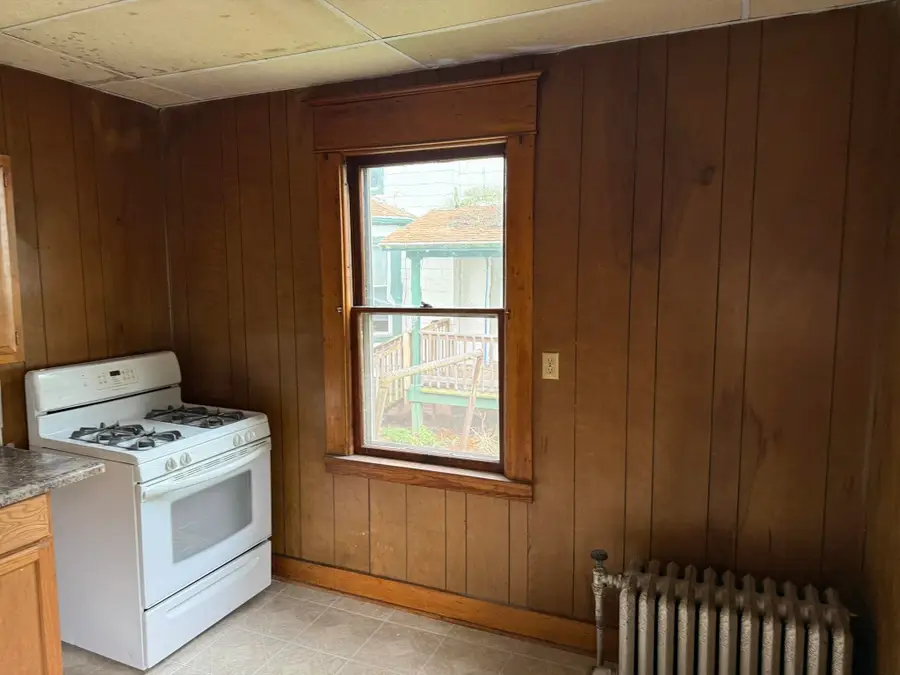 922 Merritt Avenue, Oshkosh, WI 54901 - #3