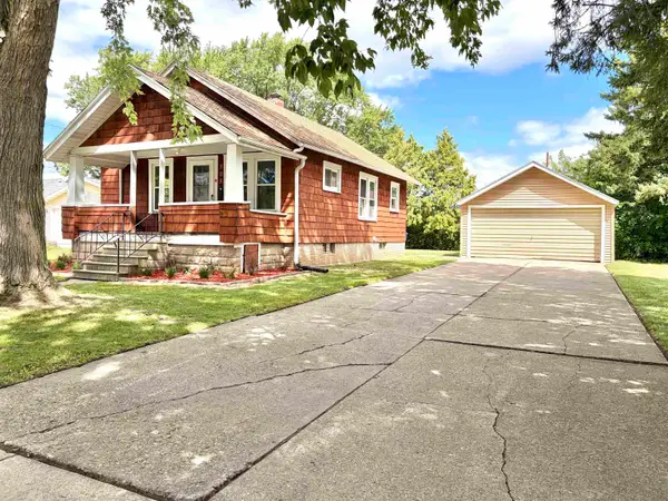808 7th Street, GREEN BAY, WI 54304-2662