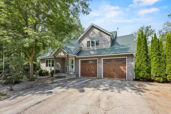 3007 Longview Lane, SUAMICO, WI 54173