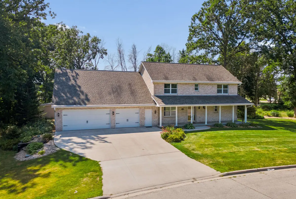120 E Glenbrook Drive, Pulaski, WI 54162 - #1