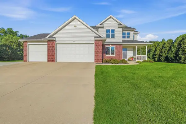 721 Ledgeview Lane, BROWNSVILLE, WI 53006