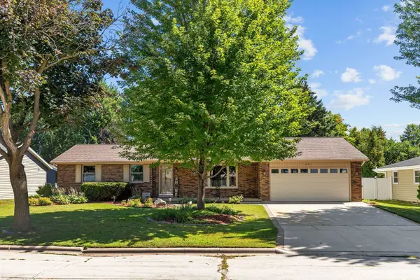 431 Robert Lane, GREEN BAY, WI 54311