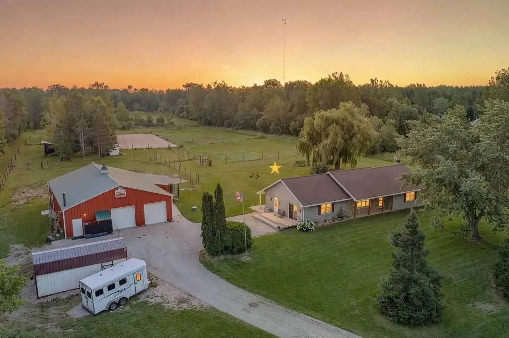N4288 Green Valley Road, Krakow, WI 54137 - #1