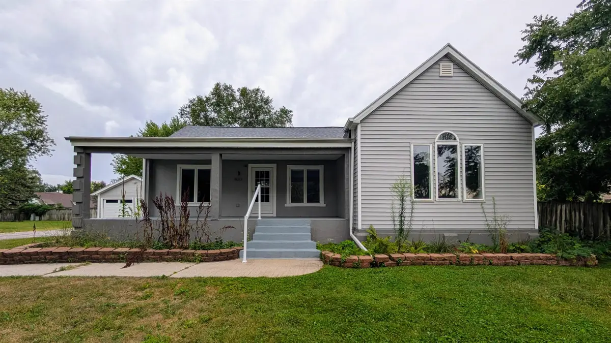 4013 Michigan Avenue, Manitowoc, WI 54220 - #1