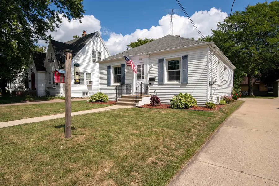 1642 Sheridan Street, Oshkosh, WI 54901 - #2