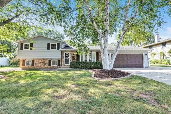 2824 Otto Court, GREEN BAY, WI 54313
