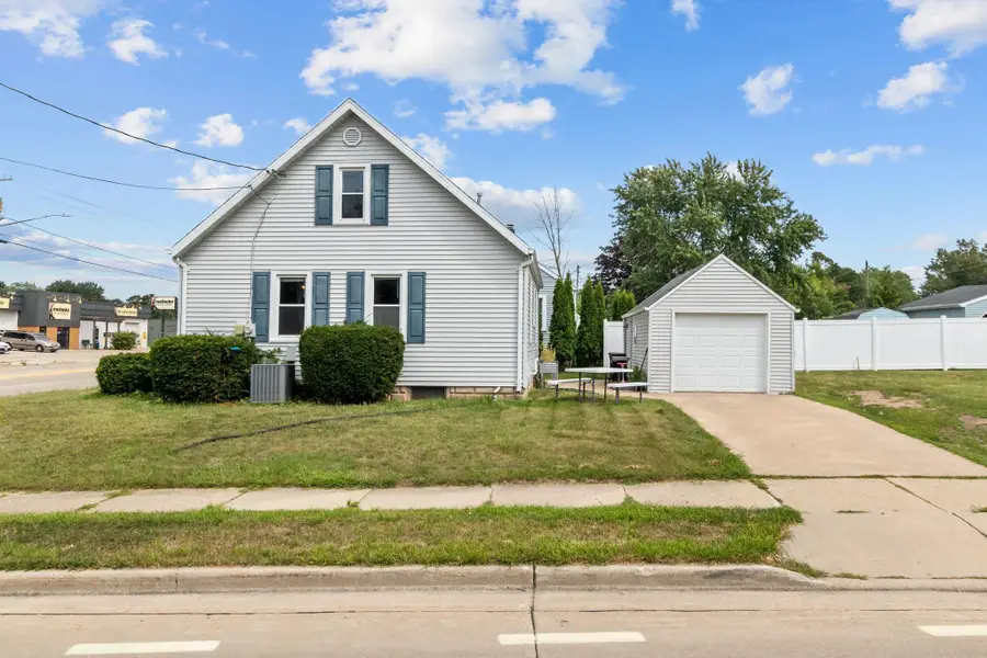 1727 W Wisconsin Avenue, Appleton, WI 54914-3255 - #3