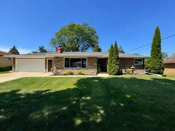 1700 Chateau Drive, GREEN BAY, WI 54301-9999