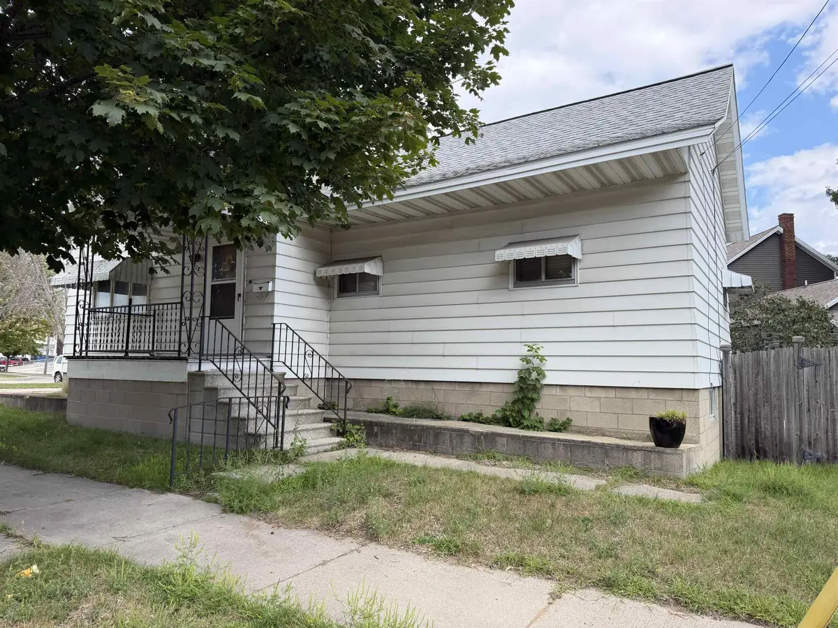 822 4th Street, Menominee, MI 49858 - #1