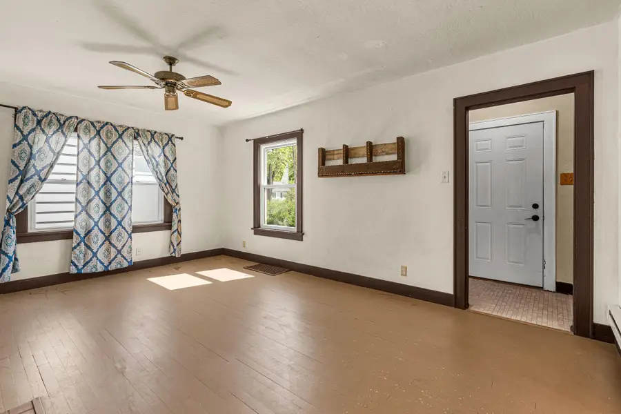 517 Columbia Avenue, Green Bay, WI 54303-3926 - #3