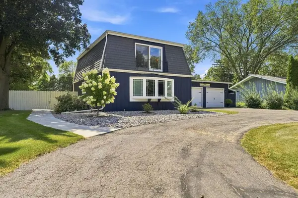 1378 Lake Breeze Road, OSHKOSH, WI 54904
