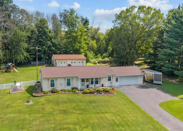 N5328 Collier Road, NEW LONDON, WI 54961-8345
