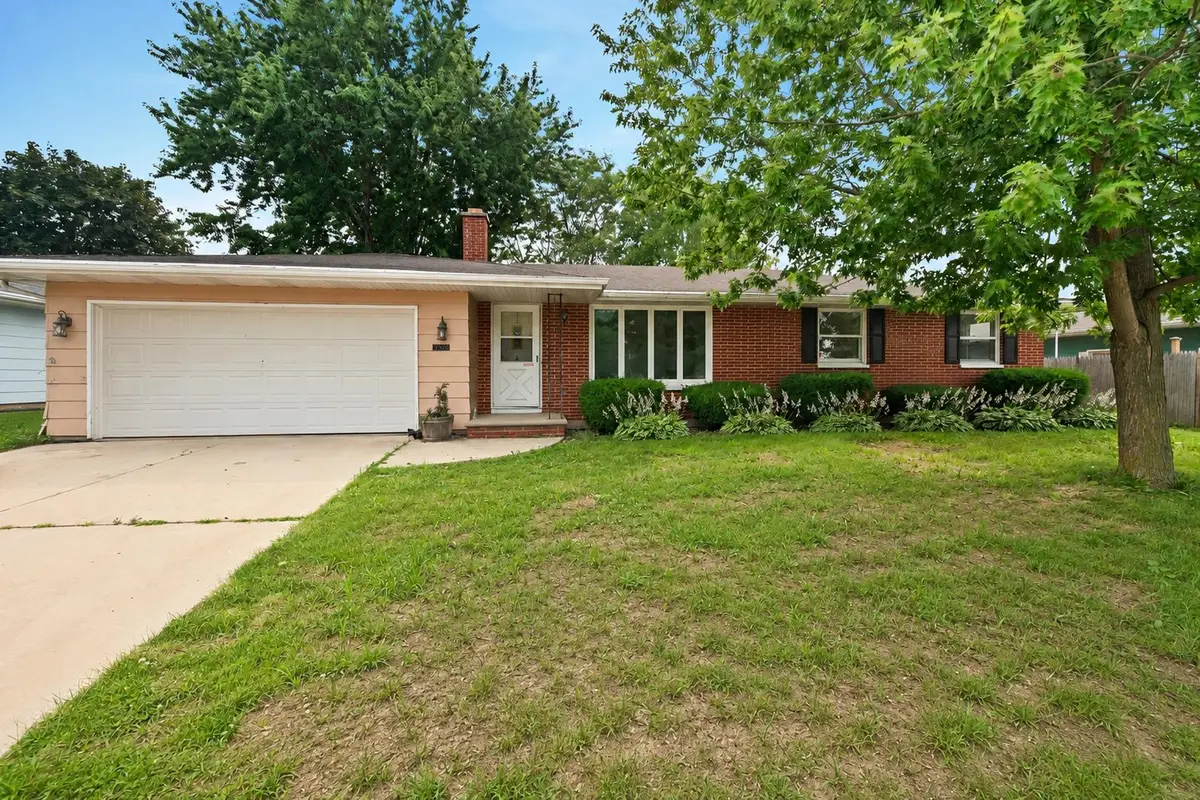2320 Manitowoc Road, Green Bay, WI 54311 - #1