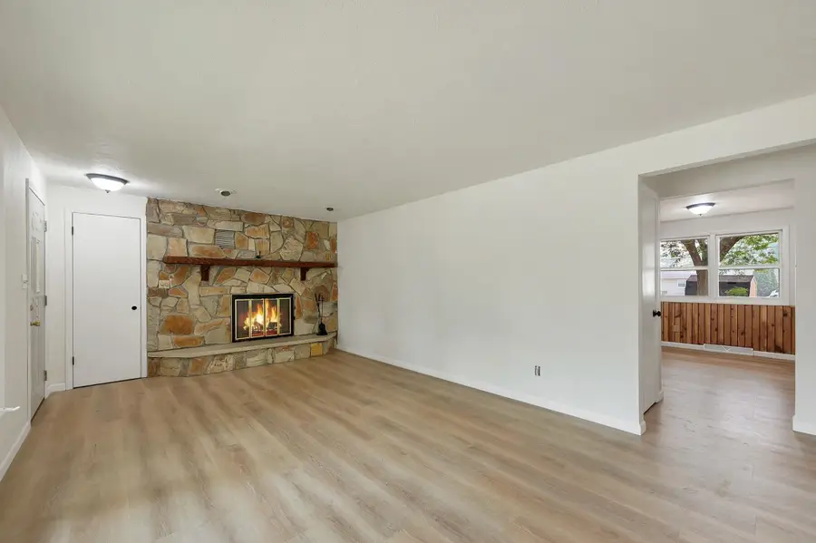 2320 Manitowoc Road, Green Bay, WI 54311 - #2