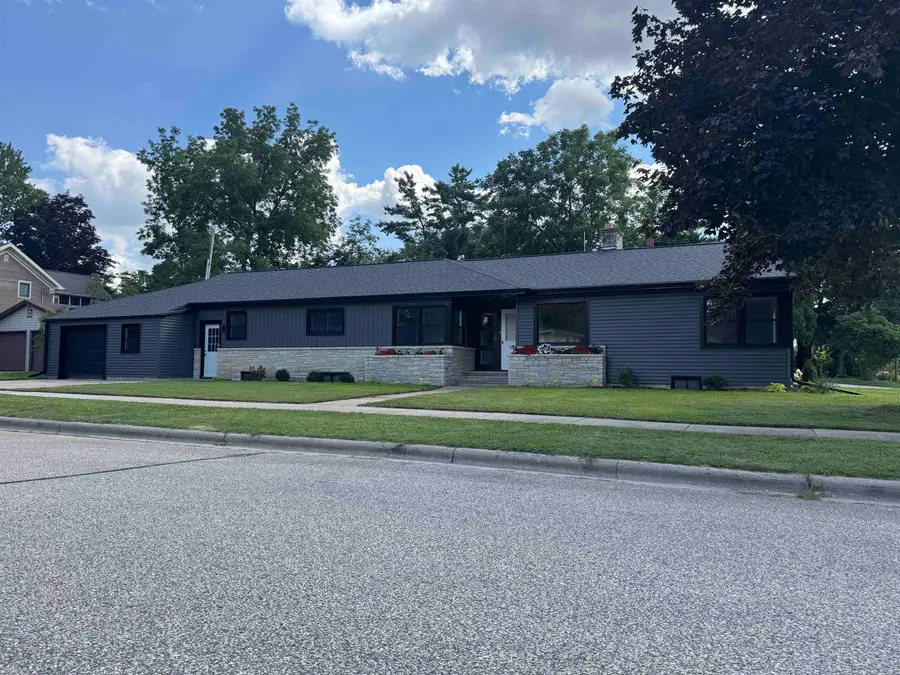 316 W 4th Street, Shawano, WI 54166 - #2